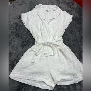 BTFL-life Size XS White Cotton Romper w/ Belt, buttons and adjustable waist